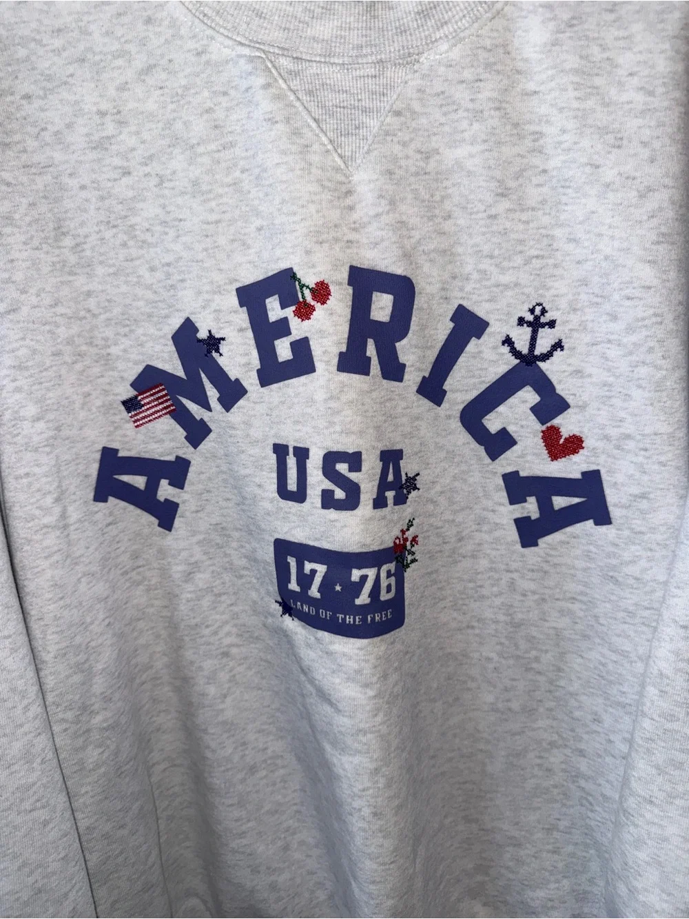 USA America Graphic Crewneck Sweatshirt - SOFT!!! Light Gray, Size medium